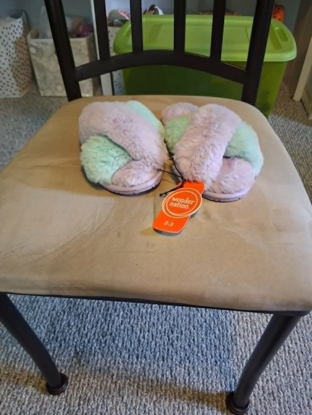 Girls Mermaid slippers size 2-3 NWT
